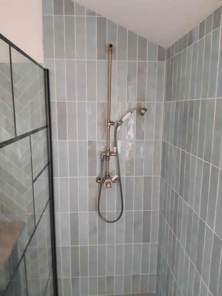 salle de bain douche à l'italienne faïence 